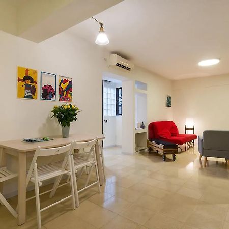 Cozy Apartment In The Carmel Center Haifa Bagian luar foto